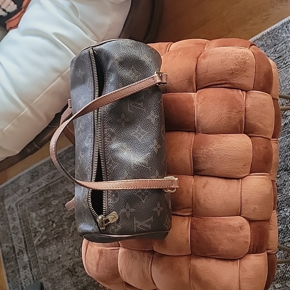 Authentic Louis Vuitton purse